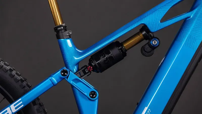 Cube Stereo Hybrid One77 HPC AT 800 E-MTB In Actionteam-5