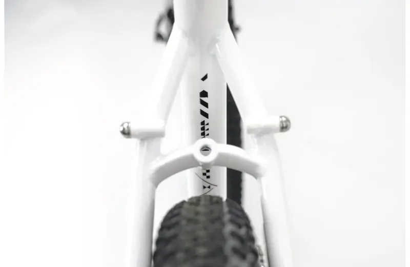 Genesis Croix De Fer 10 Gravel Bike in White-12