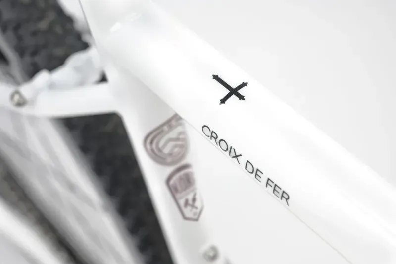 Genesis Croix De Fer 10 Gravel Bike in White-9