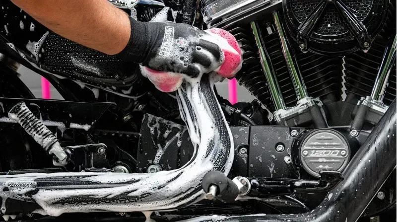 Muc-Off Expanding Microcell Sponge in Pink-1