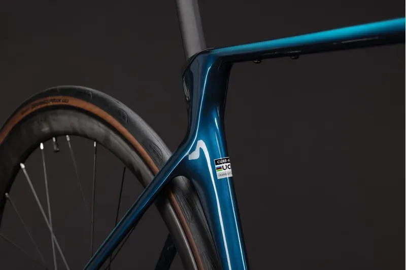 Cube Agree C:62 One Road Bike in Midnight Teal/Sea-10