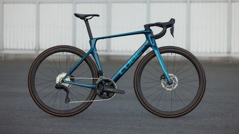 Cube Agree C:62 One Road Bike in Midnight Teal/Sea-5